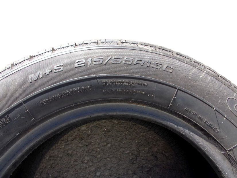 Zimní nákladní pneumatika 215/65/15C 104/102T GOODYEAR Cargo Vector