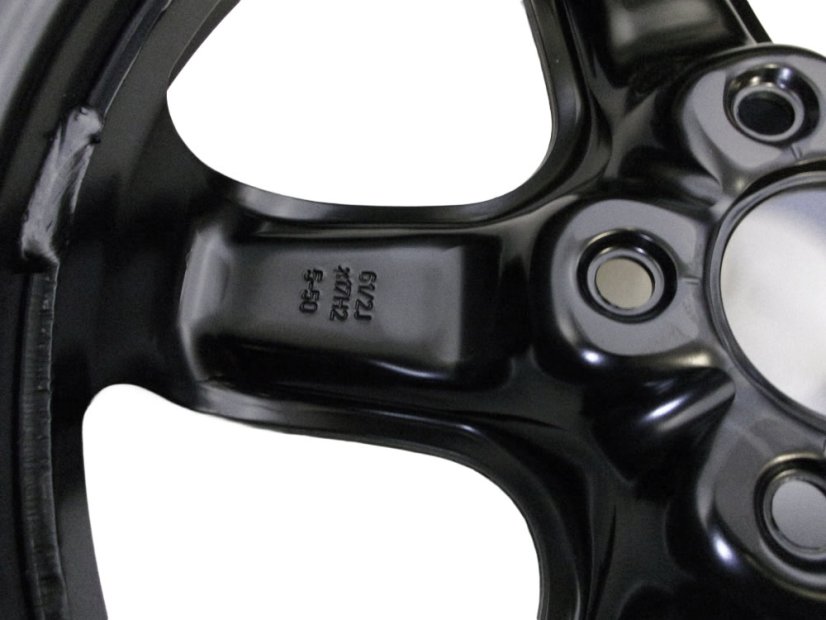 Plechový disk Renault Arkana, Dacia Duster 6,5x17 ET50 5x114,3x66 plechový disk 403003913R + poklice 403153977R