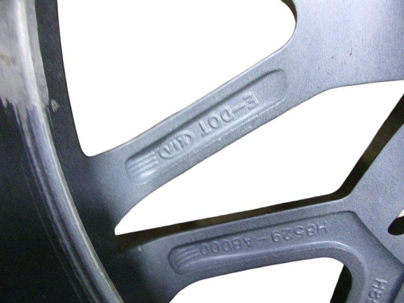 Letná obutá sada Kia, disky 6,5x17 ET49 4x100x54, pneu 205/55/17 95V CONTINENTAL ContiPremiumContact 5