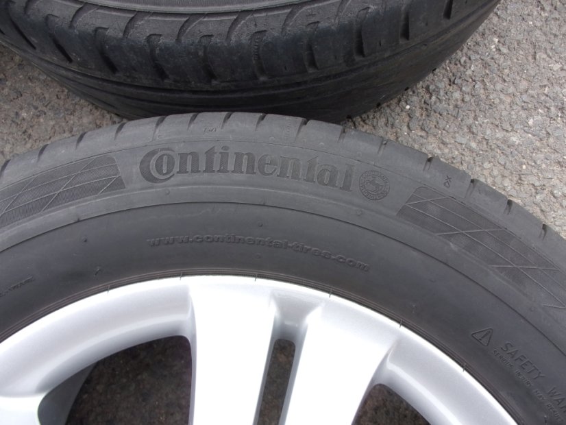 Letná obutá sada Mercedes-Benz, disky 8x18 ET67 5x112x66,5 A7514011302, pneu 255/55/18 105W CONTINENTAL