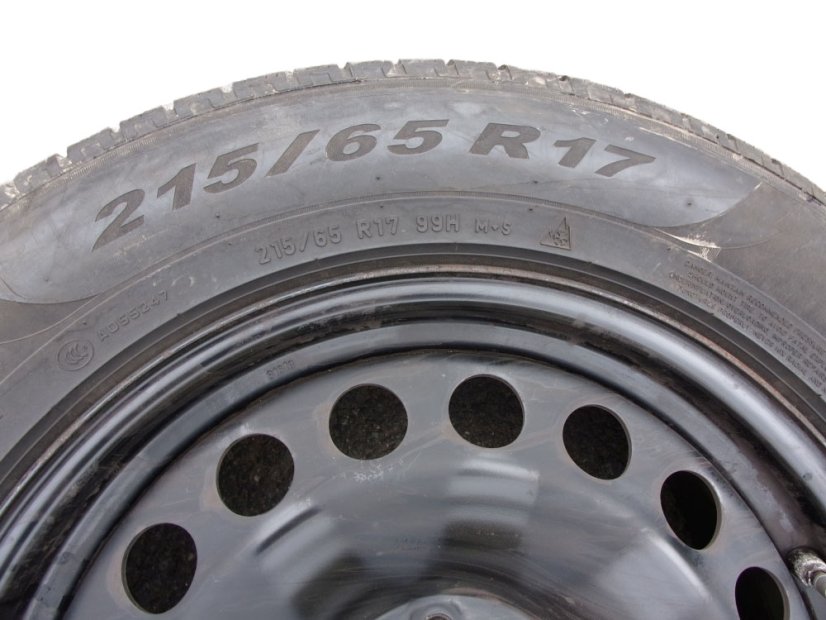 Winter tire set of Volkswagen steel wheels 6.5x17 ET38, 5x112x57 5GF601027J/K - 215/65/17 99H PIRELLI Scorpion, with TPMS pressure sensors