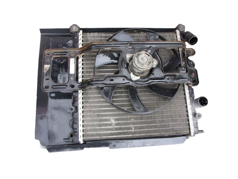 Radiator + cooling fan + plastic around the radiator Renault Clio II 1.2i 43 kW