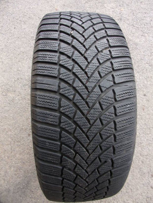 Winter tire 235/50/19 103V BRIDGESTONE Blizzak LM005