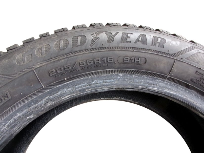 Zimní pneumatika 205/55/16 91H GOODYEAR UltraGrip