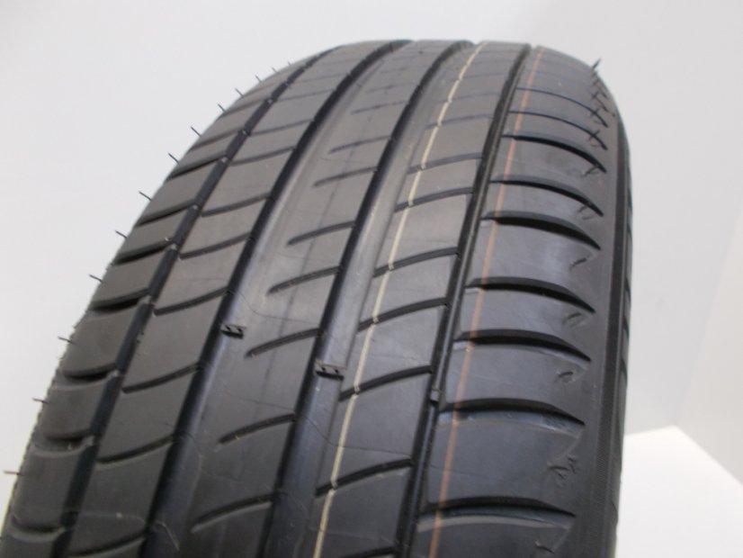 Summer tire 215/60/17 96V MICHELIN Primacy 3