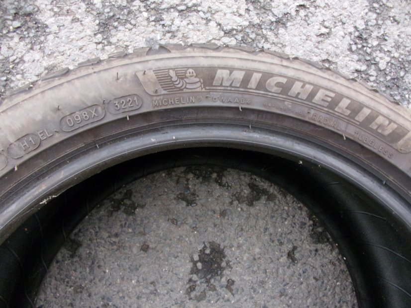 All-season tire 235/45/18 94W MICHELIN CrossClimate 2