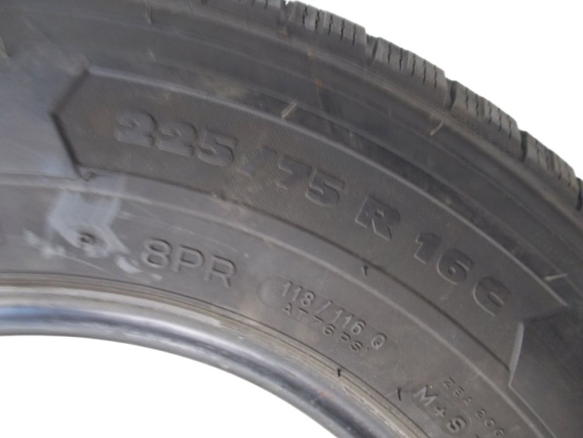 Winter truck tire 225/75/16C 118/116Q MICHELIN Agilis 81 Snow-Ice