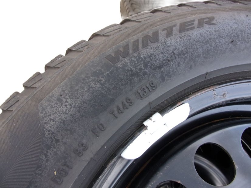 Winter tire set Volkswagen, wheels 6.5x16 ET48 5x112x57, tires 205/60/16 96H PIRELLI Sottozero 3 Seal