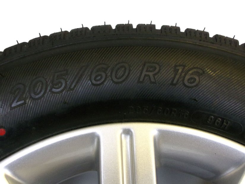 Summer tire set Renault Kangoo III/Mercedes-Benz Citan, wheels 6.5x16 ET40 5x114.3x66, tires 205/60/16 96H MICHELIN CrossClimate