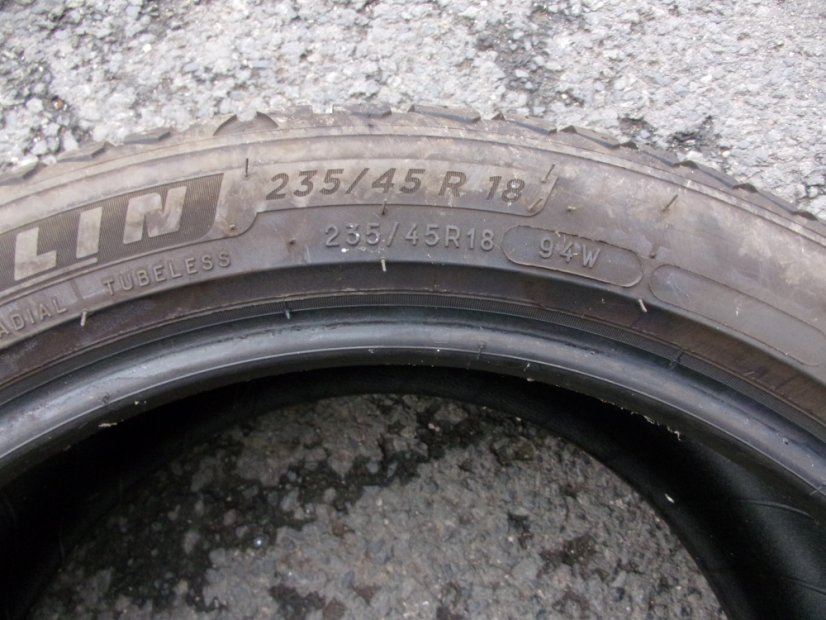 All-season tire 235/45/18 94W MICHELIN CrossClimate 2