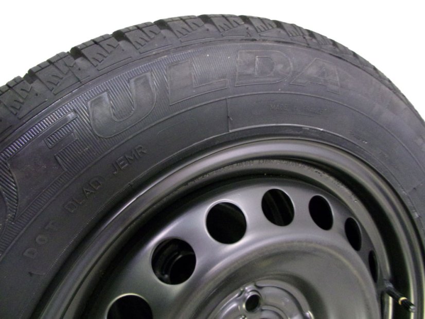 Winter tire set Renault/Dacia, wheels 6x15 ET40 4x100x60, tires 185/65/15 FULDA