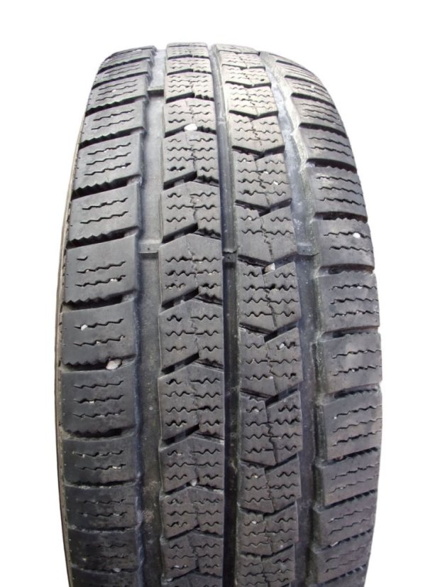 Winter truck tire 225/75/16C 121/120R NEXEN WinGuard WT1