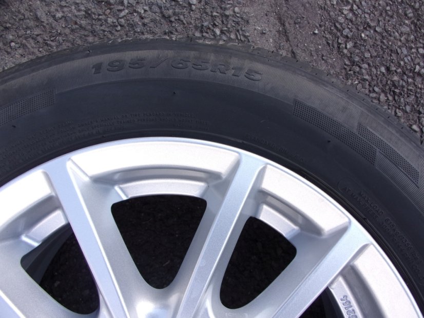 Summer tire set BORBET Renault Kangoo II 6x15 ET43 5x114.3x66, 195/65/15 91H TOMKET Eco + bolts