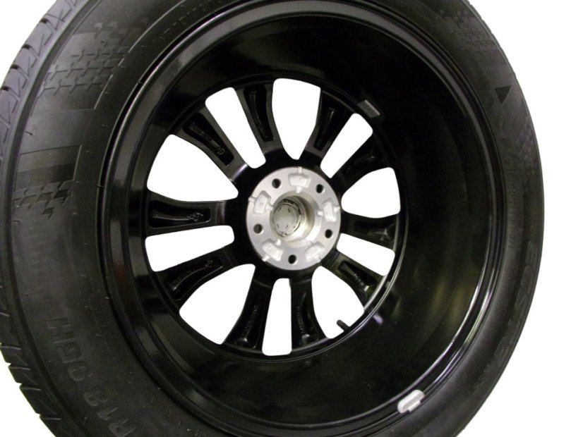 Summer tire set Renault, wheels 7x18 ET40 5x114.3x66, tires 215/55/18 95H KUMHO