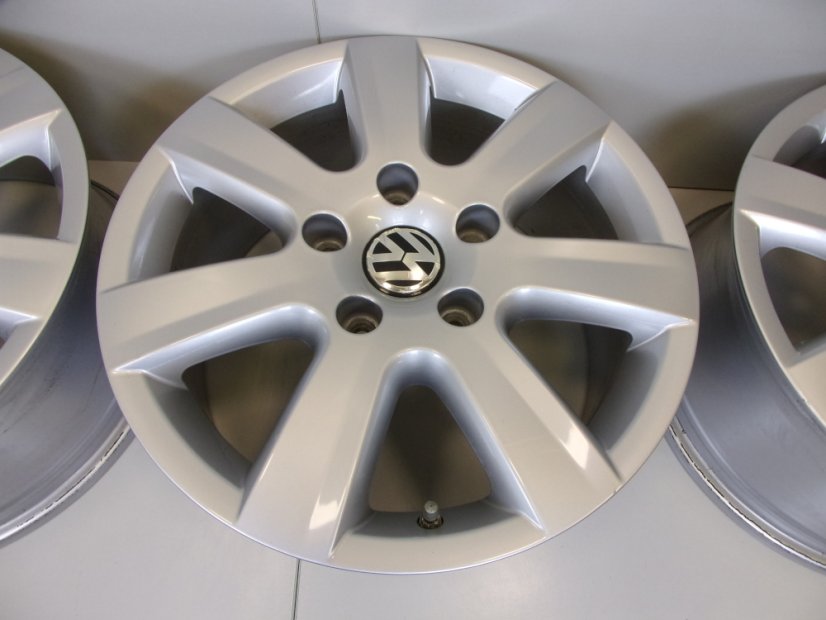 Alloy wheel Volkswagen Touareg 7.5x17 ET50 - 5x130x71.5 original 7P6601025