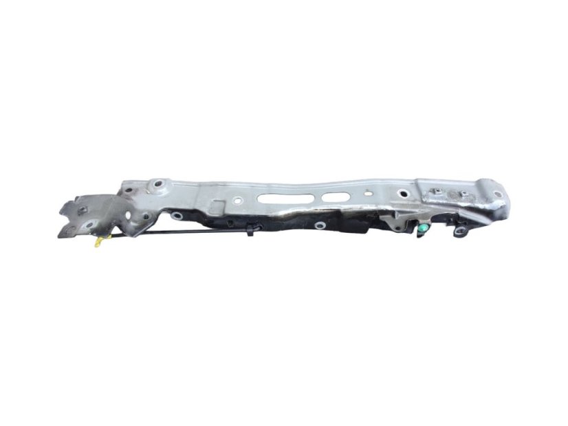 8200268139 Plast pod levý přední blatník - držák blatníku Renault Megane II, včetně tyčky na zajištění kapoty