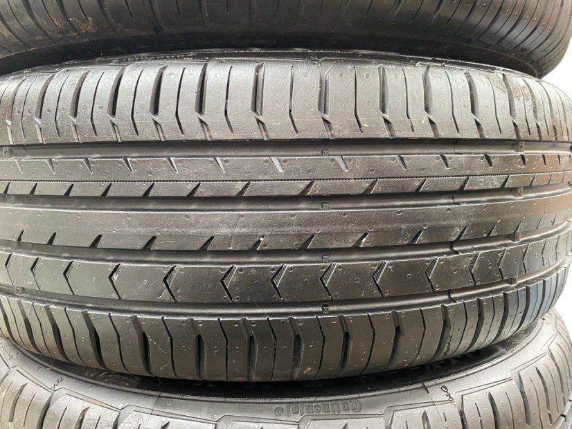 Letná obutá sada Kia, disky 6,5x17 ET49 4x100x54, pneu 205/55/17 95V CONTINENTAL ContiPremiumContact 5