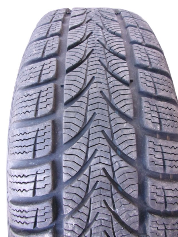 Zimní obutá sada plechových kol Citroen, Peugeot 5,5x14 ET34 4x108x65 - pneumatiky 185/65/14 86T PLATIN RP50 Winter