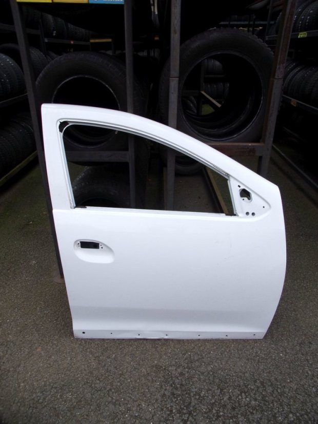 Right front door Dacia Logan II MCV, white, damaged lower part