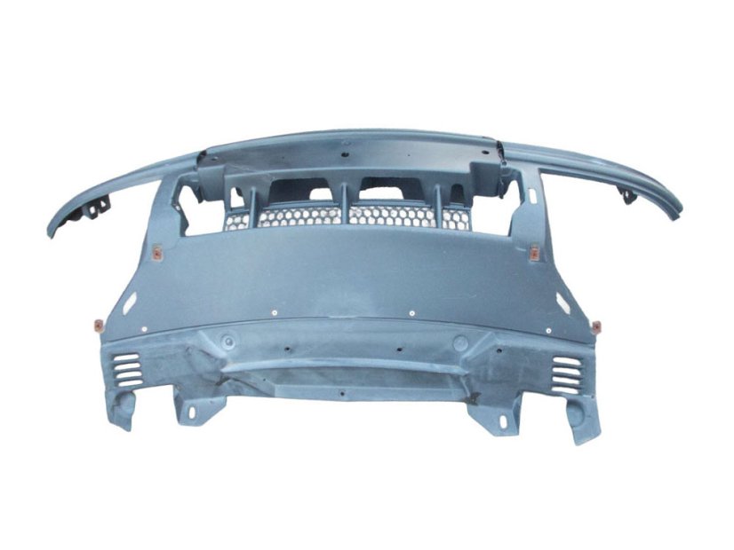 7700435879, 7700435882 Front bumper center section Renault RX4, repaired