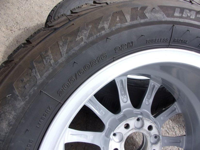Winter tire set Mercedes-Benz 6.5x16 ET38, 5x112x66.5 A2054012400 - 205/60/16 92H Bridgestone Blizzak LM32
