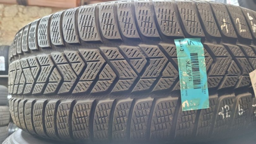 Zimní obutá sada Mercedes-Benz, alu disky 8x18 ET38 5x112x66,5 A2534010800, pneu 235/60/18 103H PIRELLI Scorpion, vč snímačů tlaku TPMS