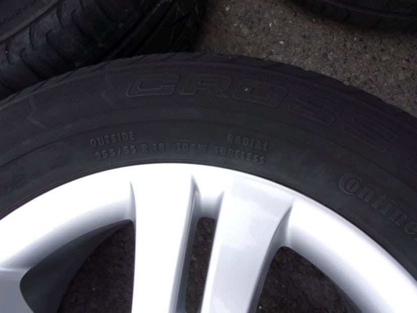 Letná obutá sada Mercedes-Benz, disky 8x18 ET67 5x112x66,5 A7514011302, pneu 255/55/18 105W CONTINENTAL