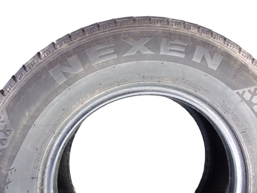 Winter truck tire 225/75/16C 121/120R NEXEN WinGuard WT1