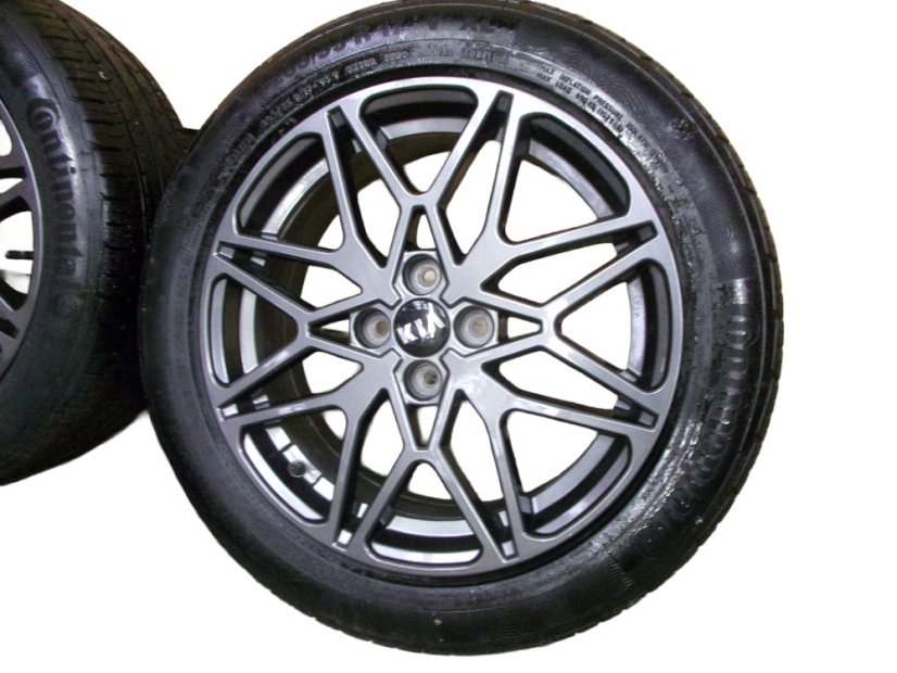 Letná obutá sada Kia, disky 6,5x17 ET49 4x100x54, pneu 205/55/17 95V CONTINENTAL ContiPremiumContact 5