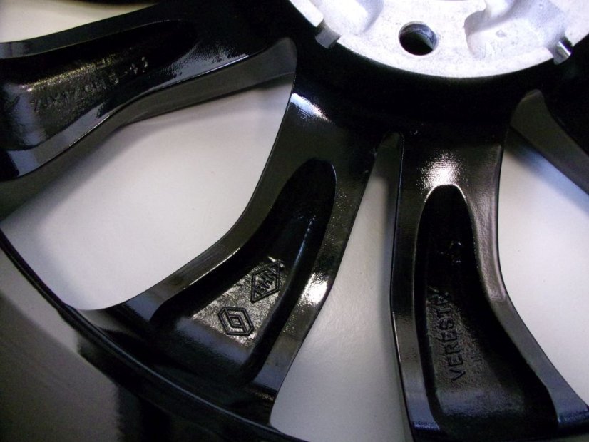 Renault 7x17 ET43 5x114,3x66, model Vereste 403000483R