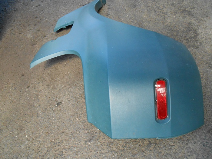 7700435886 Rear right side plastic Renault RX4 1999–2003