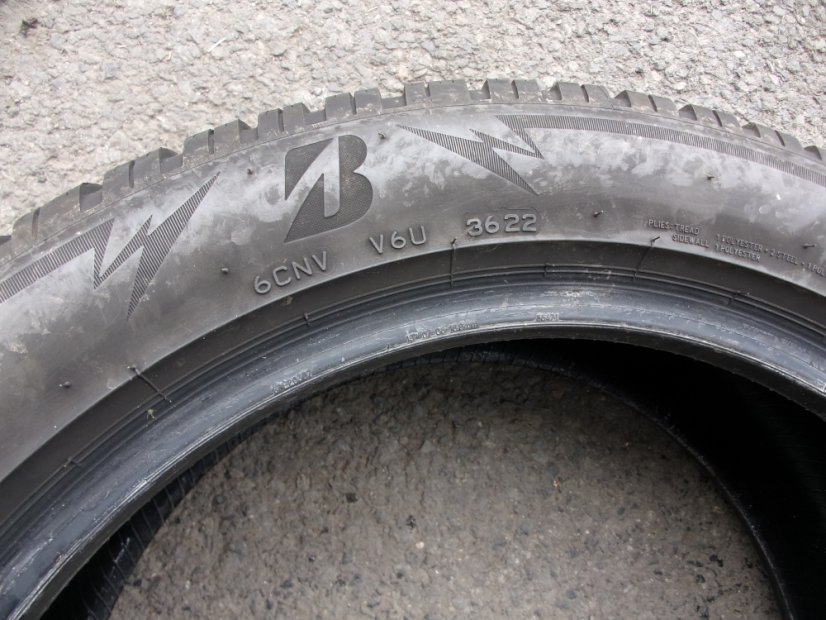 Winter tire 235/50/19 103V BRIDGESTONE Blizzak LM005
