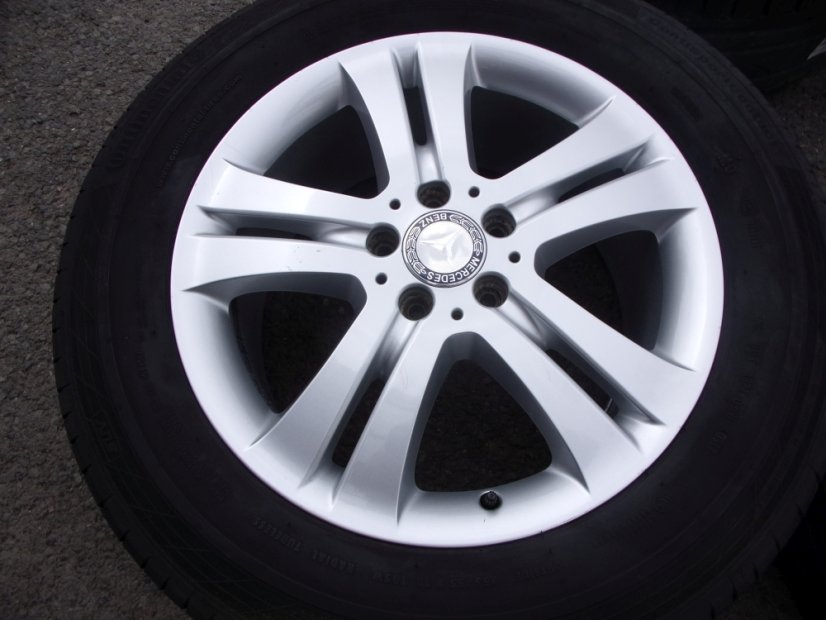 Letná obutá sada Mercedes-Benz, disky 8x18 ET67 5x112x66,5 A7514011302, pneu 255/55/18 105W CONTINENTAL