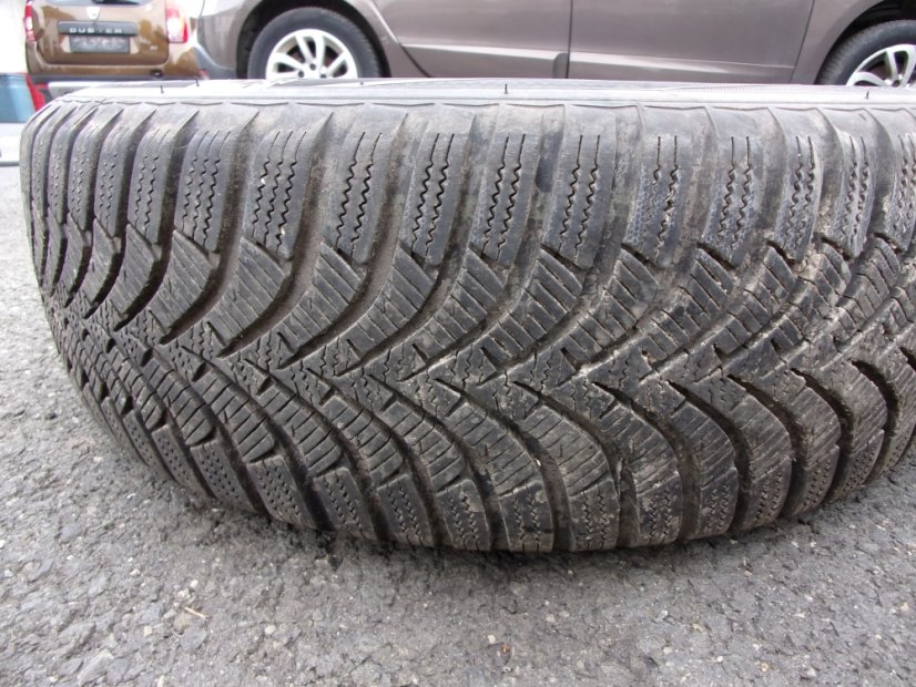 Winter tire set of Volkswagen 6x16 ET35, 5x100x57 2Q0601027H/A - 195/60/16 89H HANKOOK Winter i*cept RS2