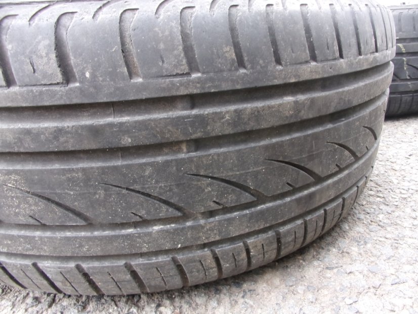 Letná obutá sada Mercedes-Benz, disky 8x18 ET67 5x112x66,5 A7514011302, pneu 255/55/18 105W CONTINENTAL