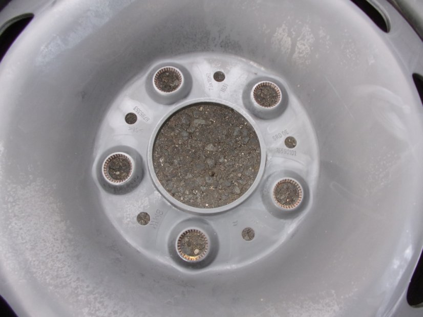 Winter tire set of steel wheels BMW 16590101, 7x16 ET31, 5x120x72.5 - 205/60/16 92H BRIDGESTONE Blizzak LM001 Runflatt