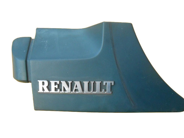 7700354339 Levá část zadního nárazníku Renault RX4, vč. ovětlení SPZ