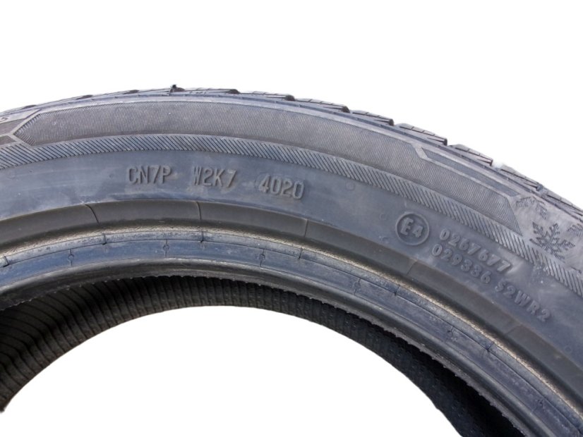 Zimní pneumatika 205/50/17 93V XL BARUM Polaris 5