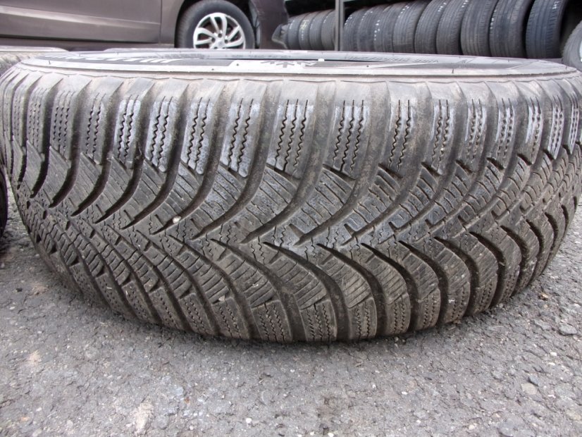 Winter tire set of Volkswagen 6x16 ET35, 5x100x57 2Q0601027H/A - 195/60/16 89H HANKOOK Winter i*cept RS2