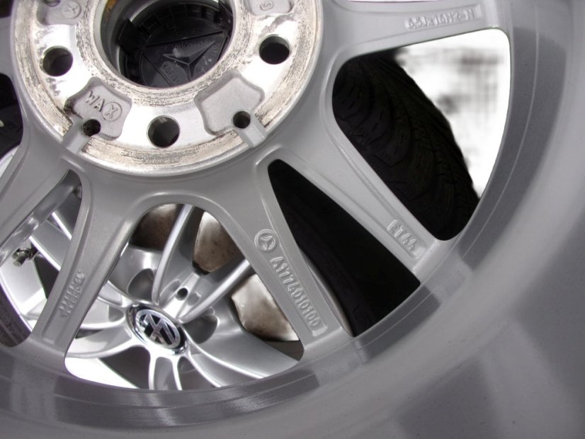 Winter tire set Mercedes-Benz alloy wheel 6.5x16 ET44 5x112x66.5 A1774010100 - 205/60/16 92H MICHELIN Alpin 5