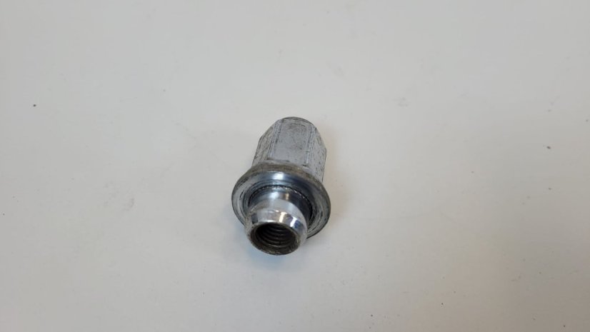 Wheel nut Toyota 12x1.5 set of 20 pcs + 4x safety nuts + lock 12x1.5