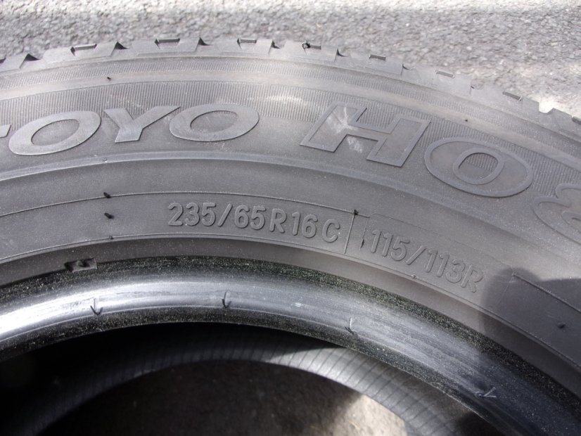 Summer truck tire 235/65/16C 115/113R TOYO H08