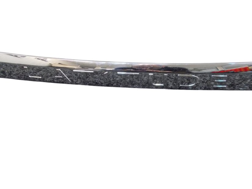 Renault Latitude trunk lid trim