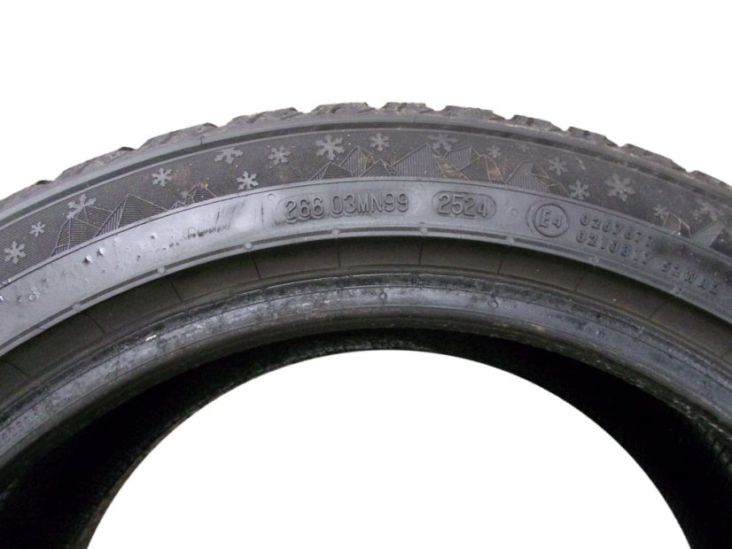 Zimní pneumatika 205/50/17 93V SEMPERIT Speed-Grip 5