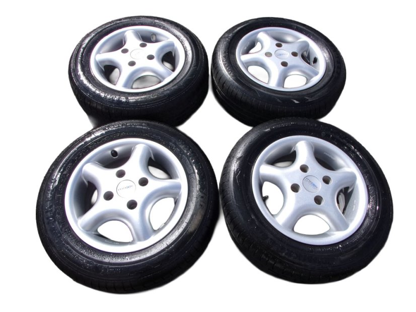 Letná obutá sada Ford Fiesta, disky 5,5x13 ET36 4x108x63,3, pneu 165/70/13 79T TOMKET