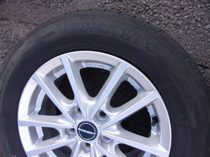 Summer tire set BORBET Renault Kangoo II 6x15 ET43 5x114.3x66, 195/65/15 91H TOMKET Eco + bolts