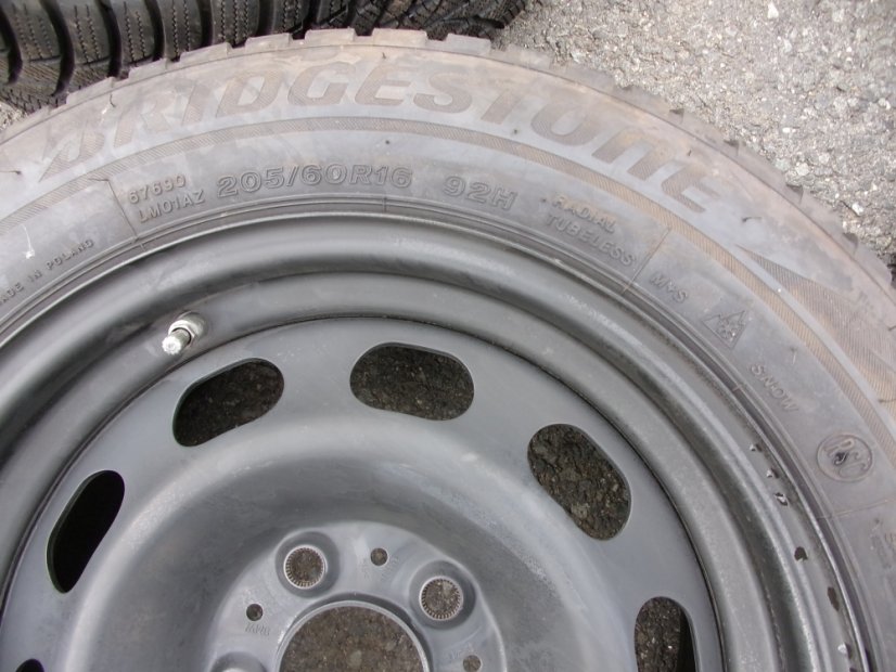 Winter tire set of steel wheels BMW 16590101, 7x16 ET31, 5x120x72.5 - 205/60/16 92H BRIDGESTONE Blizzak LM001 Runflatt