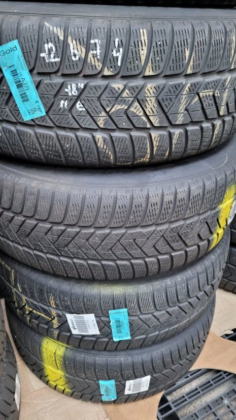 Zimní obutá sada Mercedes-Benz, alu disky 8x18 ET38 5x112x66,5 A2534010800, pneu 235/60/18 103H PIRELLI Scorpion, vč snímačů tlaku TPMS