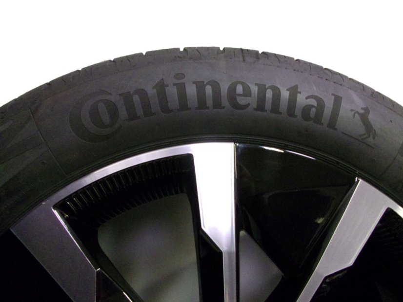 Summer tire set Renault, wheels 6.5x18 ET38 5x114.3x66, tires 195/60/18 96H CONTINENTAL