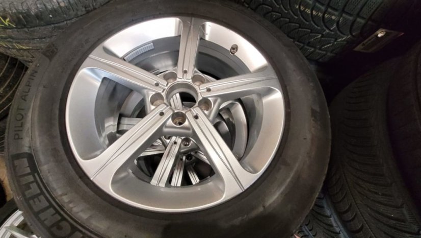 Zimní obutá sada Mercedes-Benz, disky 6,5x17 ET44 5x112x66,5 - pneu 215/65/17 99H MICHELIN Pilot Alpin 5